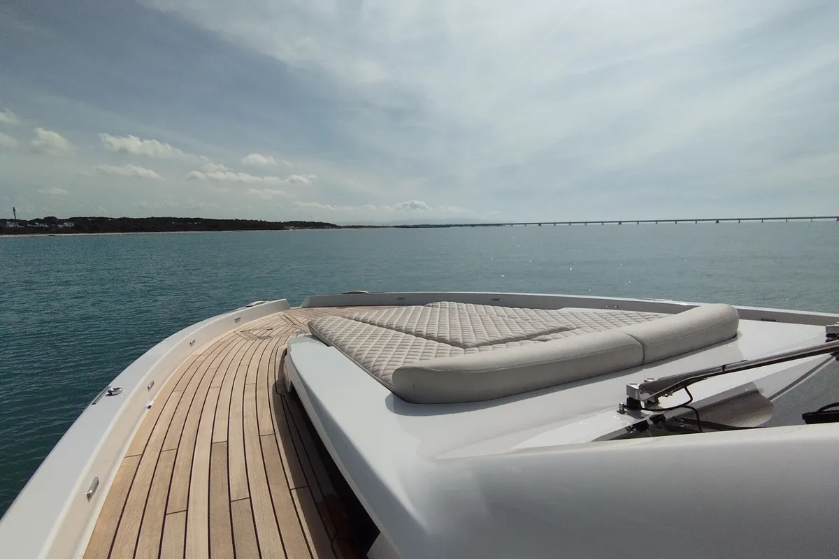no_name, a IY 43 Veloce motorboat at San Vincenzo, Italy
