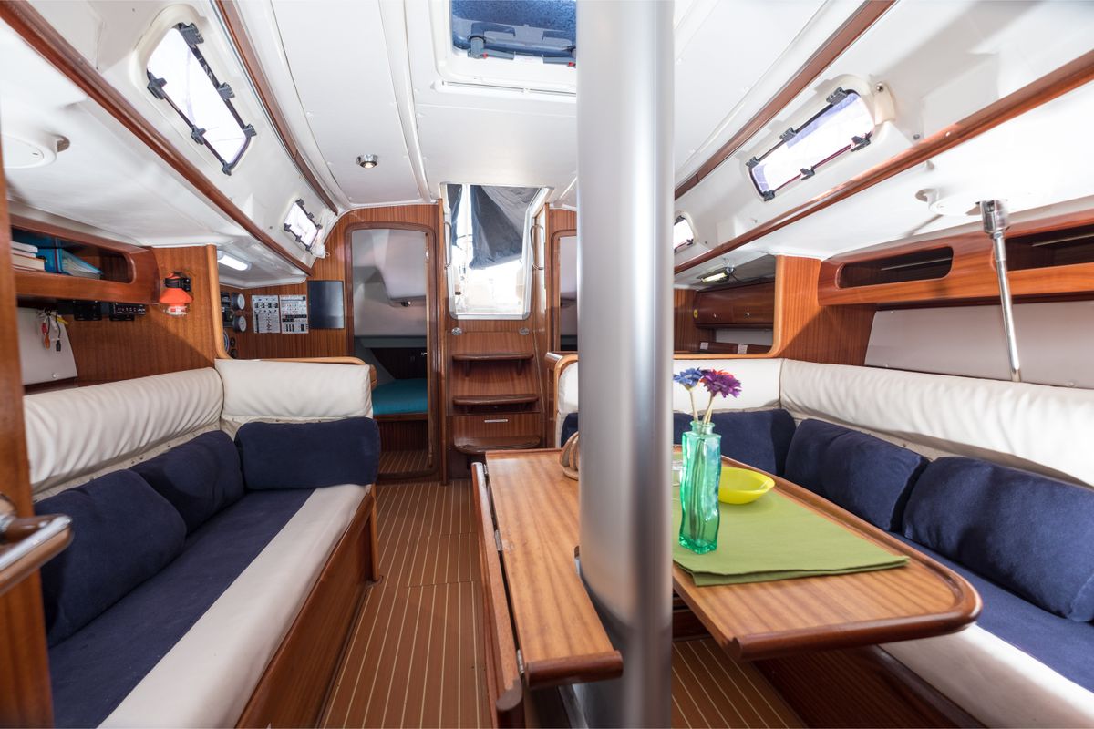 Salon of ARTIX, a Bavaria 38 Match sailboat at Rosignano Solvay, Italy