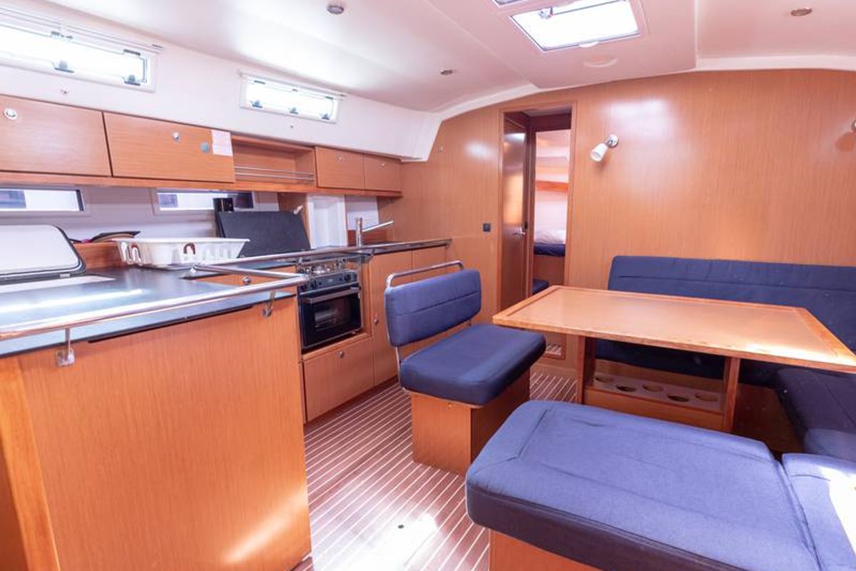 Galley of Bimba matta, a Bavaria 45 Cruiser sailboat at Piombino, Italy