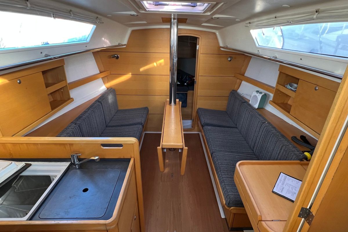 Galley of Odysse, a Delphia Yachts Delphia 31 sailboat at Port Navalo, France