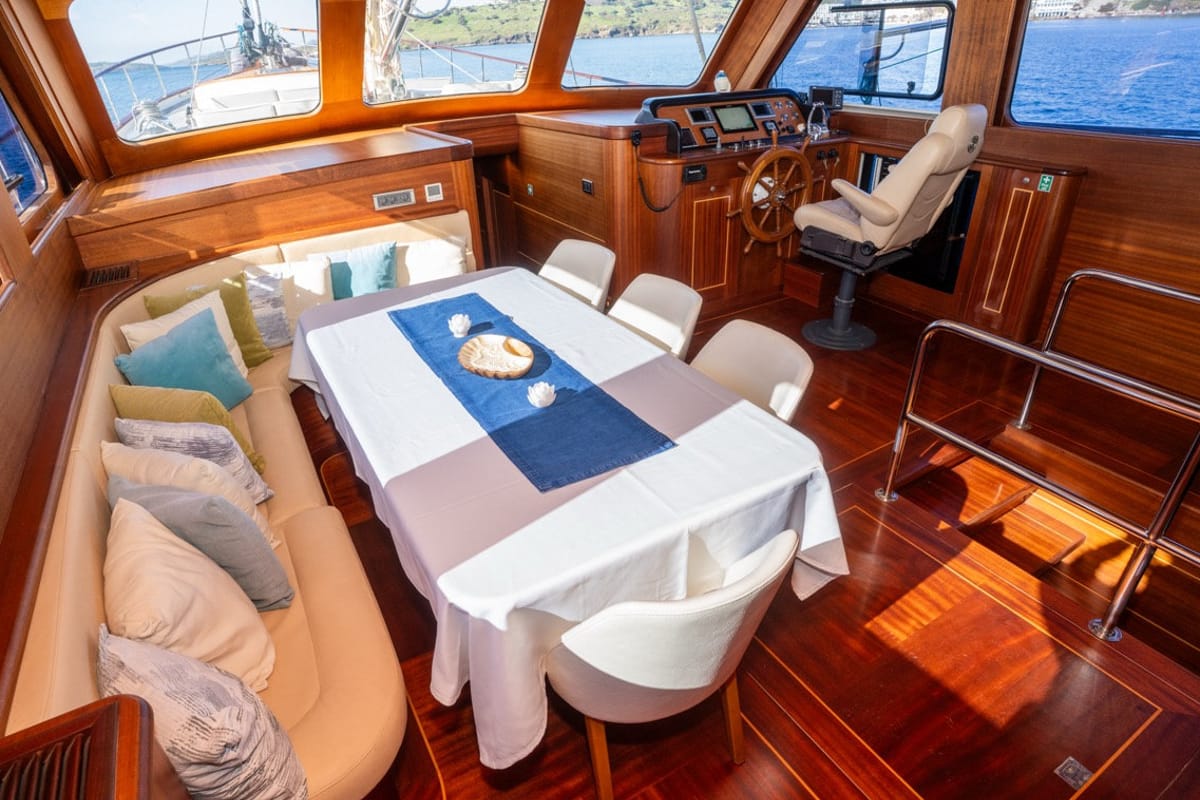 Salon of CARPEDIEM CORAL, a Gulet Custom built 183 yacht at Bodrum, Turkey