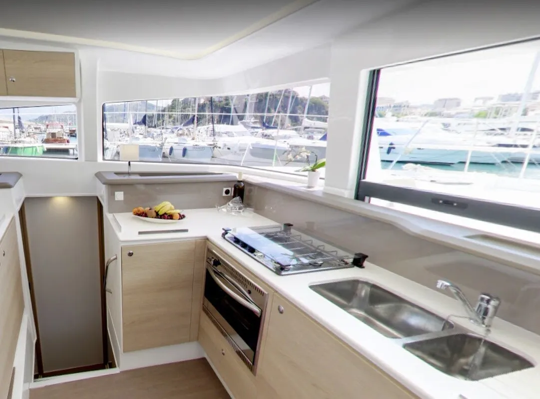 Sigà Sigà, a Bali Bali 4.1 catamaran at Agropoli, Italy