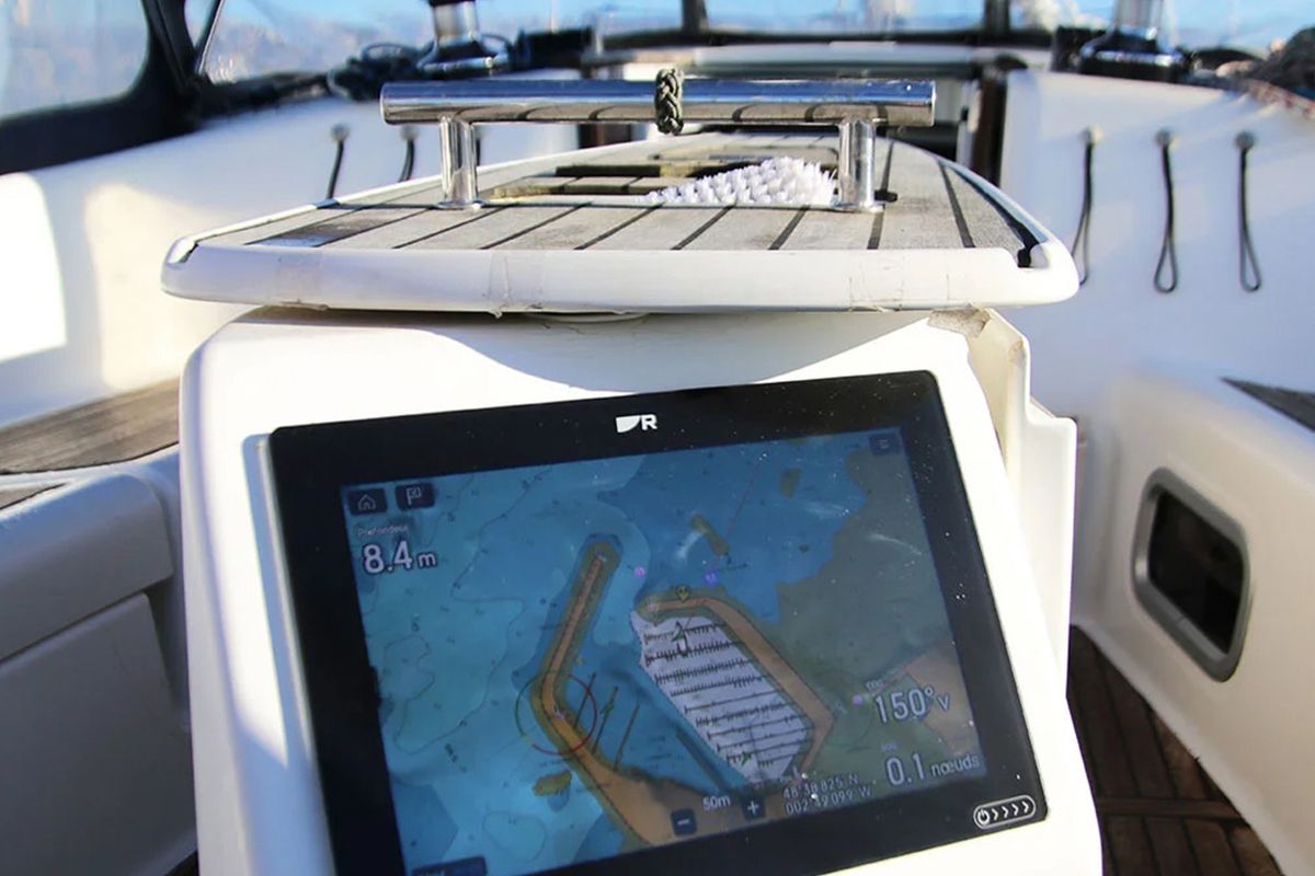 Cockpit of Tizef, a Beneteau Oceanis 40 sailboat at Saint-Cast-le-Guildo, France