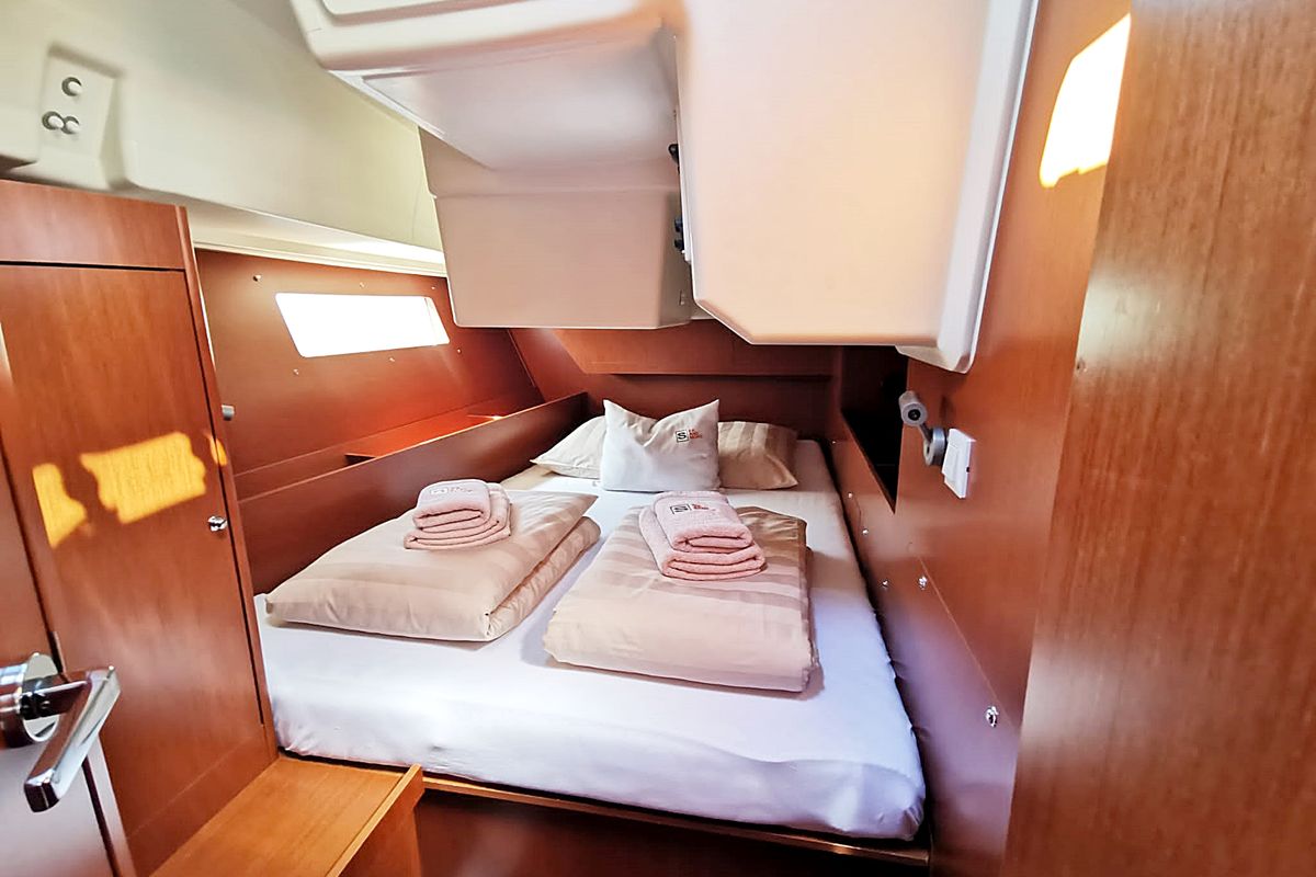 Cabin on Office 2, a Beneteau Oceanis 41.1 sailboat at Split, Croatia