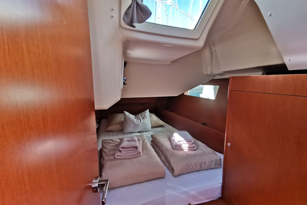 Cabin on Office 2, a Beneteau Oceanis 41.1 sailboat at Split, Croatia