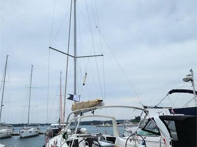 Deck of Office 2, a Beneteau Oceanis 41.1 sailboat at Split, Croatia