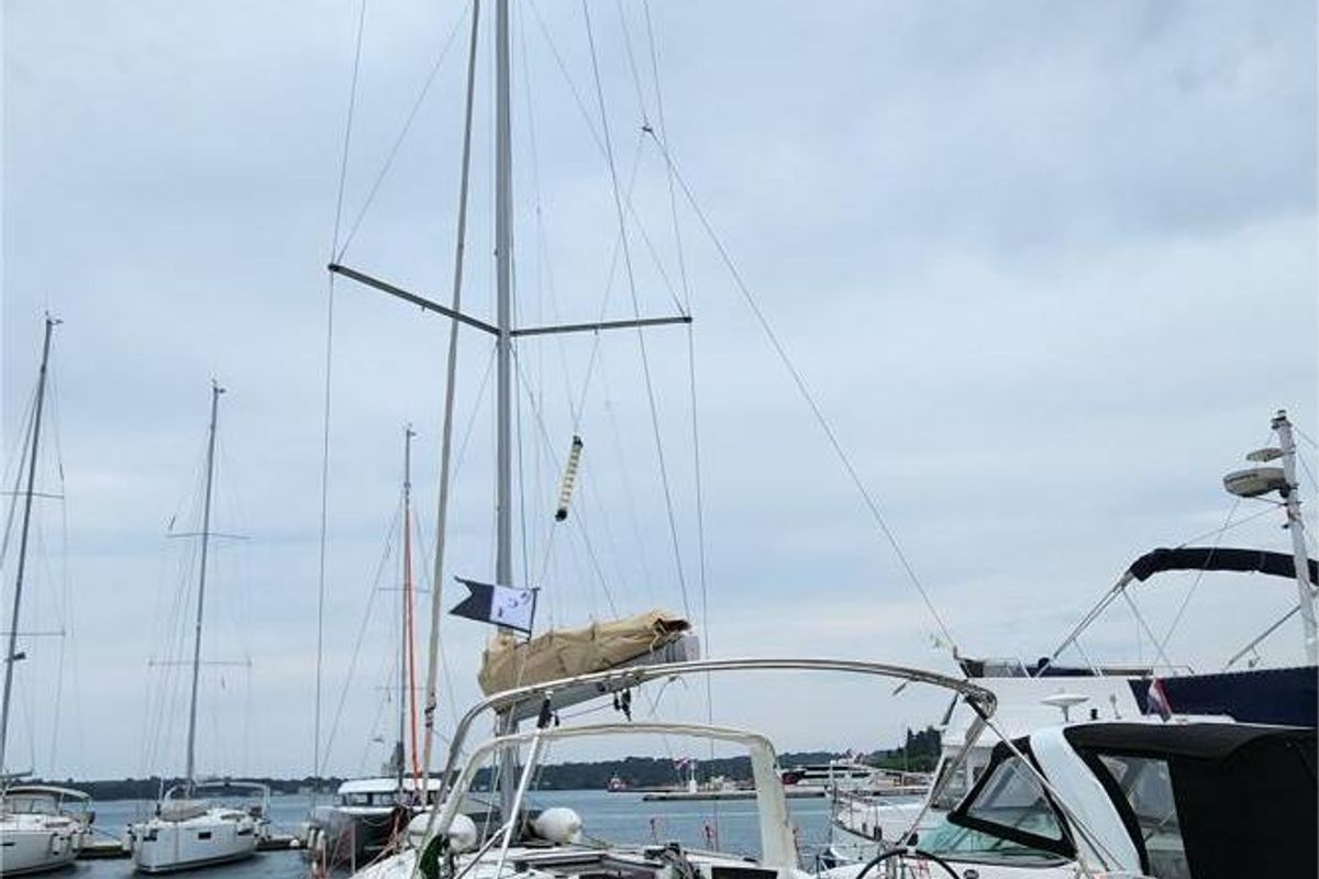 Deck of Office 2, a Beneteau Oceanis 41.1 sailboat at Split, Croatia