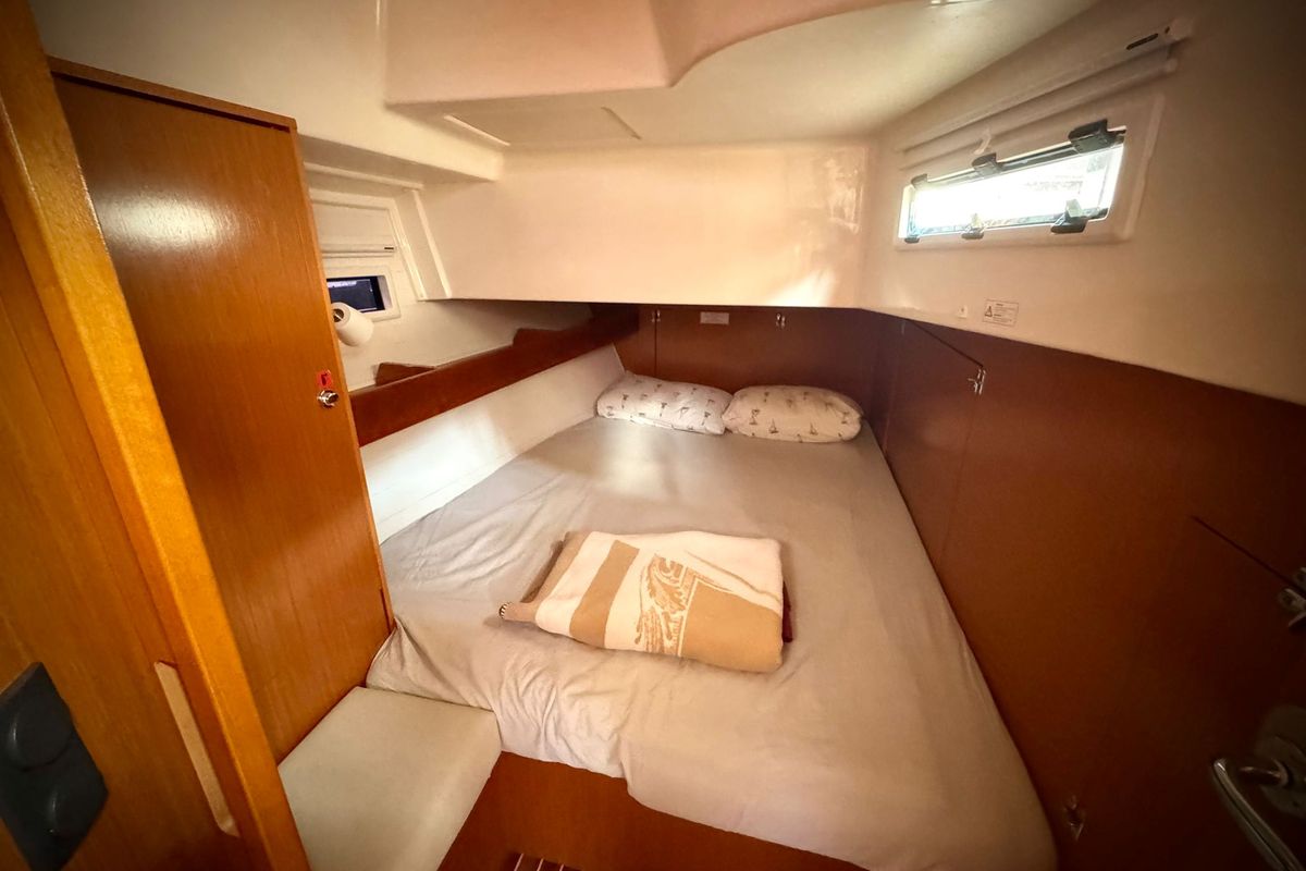 Cabin on Shoogle, a Bavaria Cruiser 45 sailboat at Fethiye, Turkey