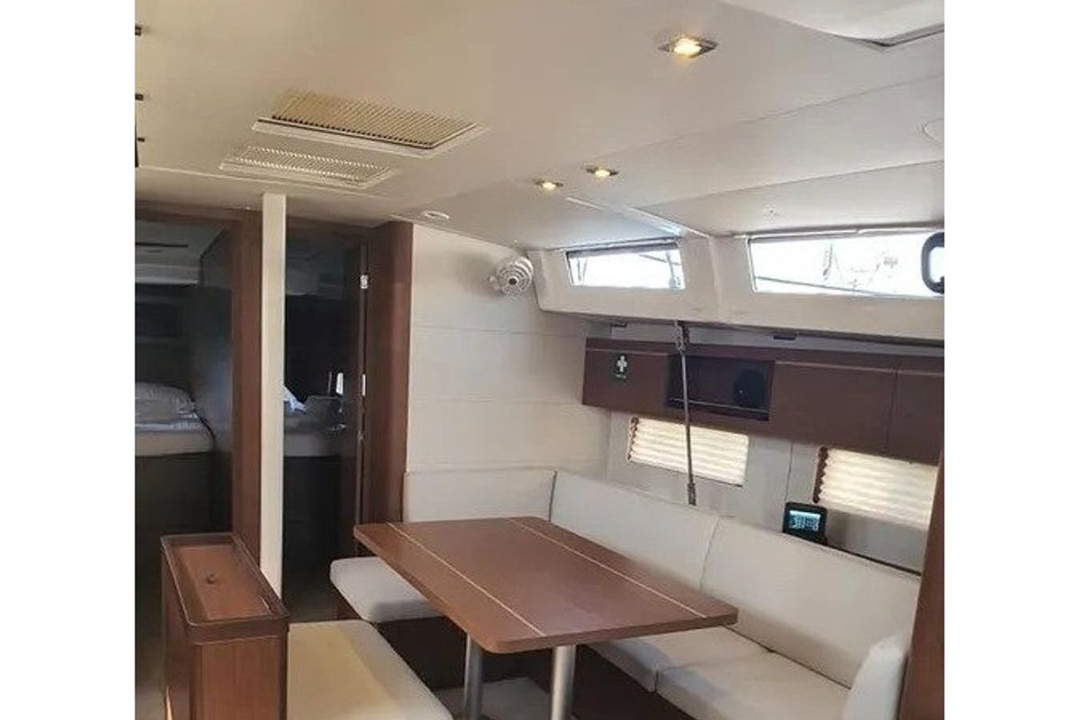 Salon of Anemos, a Beneteau Oceanis 46.1 sailboat at Volos Municipality, Greece