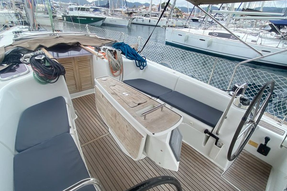 Deck of Rhapsody, a Beneteau Oceanis 43 sailboat at Marmaris, Turkey