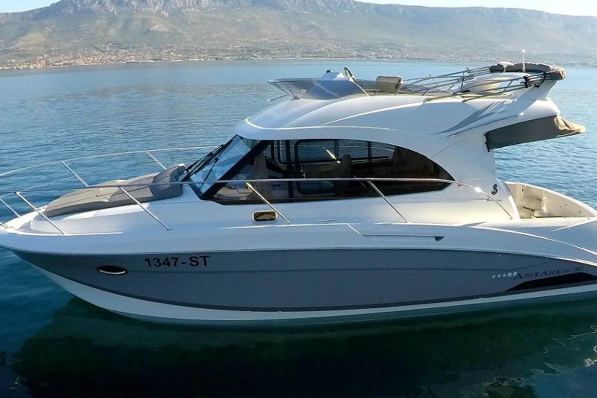 Exterior view of Lumar SeaMotion, a Beneteau Antares 30 Fly motorboat at Split, Croatia