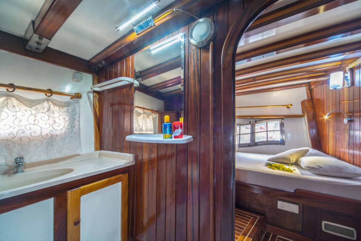 Cabin on Atalanta, a Gulet Gulet gulet at Stobreč, Croatia