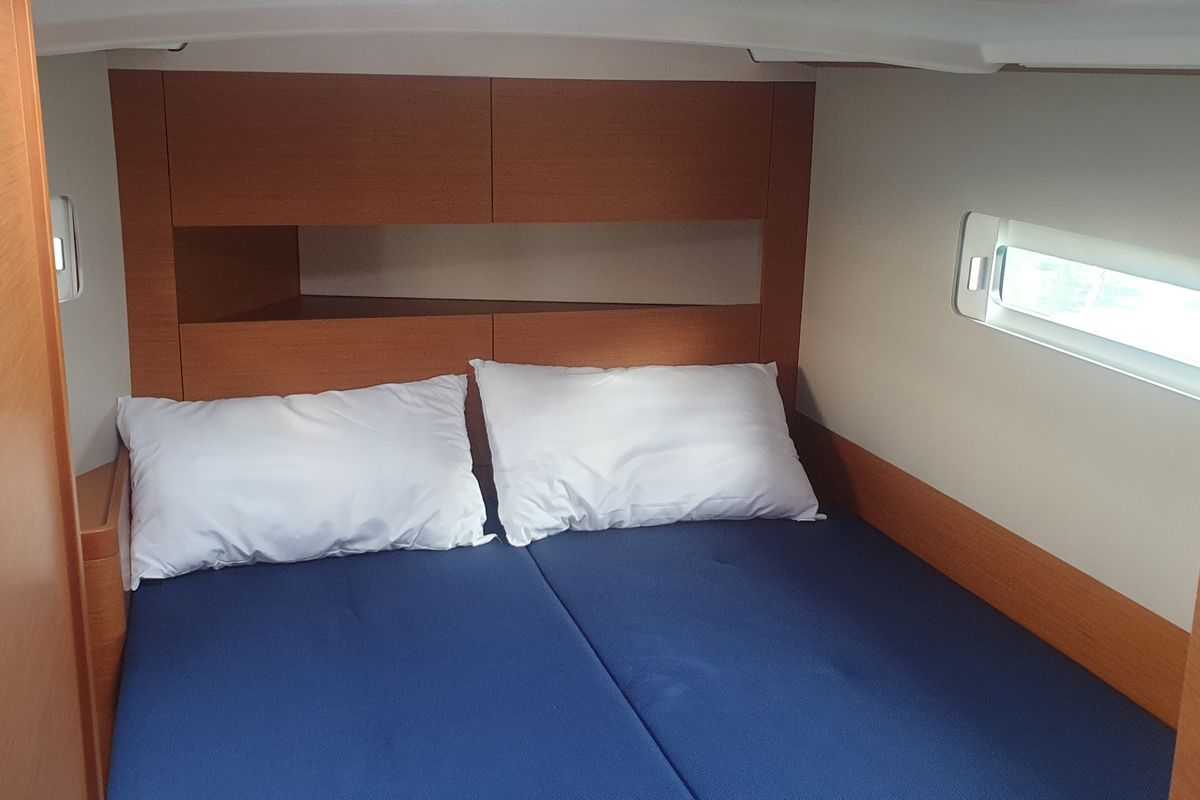 Cabin on The Song Is You, a Jeanneau Sun Odyssey 410 sailboat at Tropea, Italy