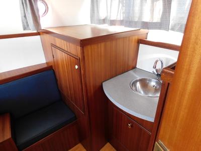 Head on Mantelmeeuw, a Gulet Rogger 1000 Salon motorboat at IJsselstein, Netherlands