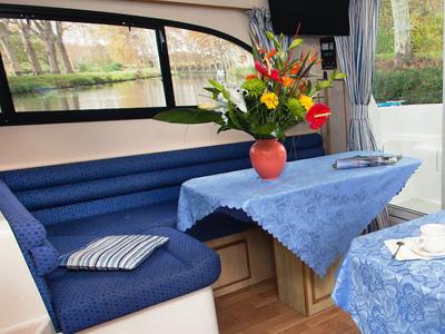 Salon of Elegance - Comfort 19, a Cygnet Elegance motorboat at Homps, France