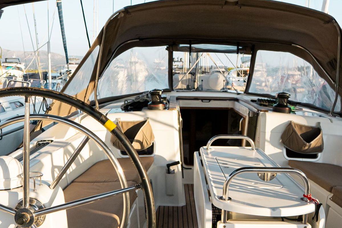 Cockpit of FILIPPOS I  Boat location in LEFKAS MARINA, D-marin  1 SUP FREE, a Jeanneau Sun Odyssey 479 sailboat at Municipal…