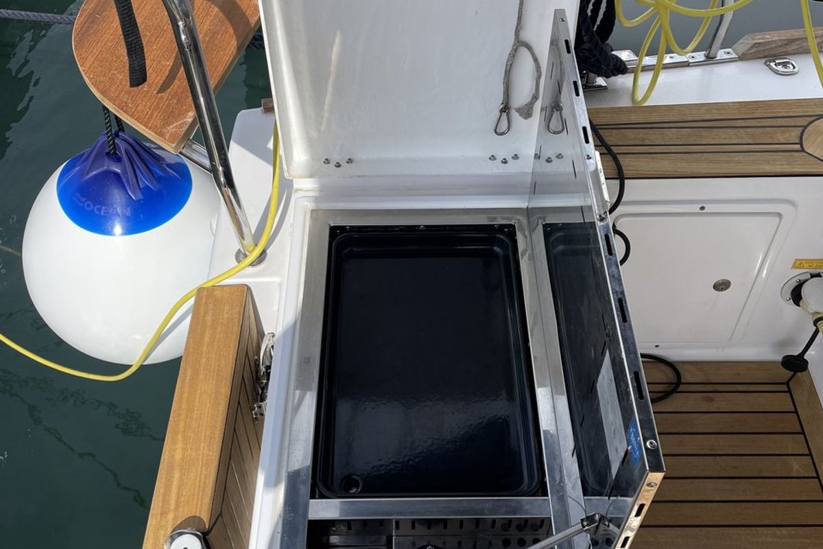 Blu, a Elan Impression 40.1 sailboat at Grad Pula, Croatia