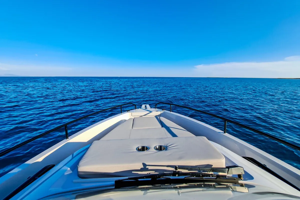 Deck of Ryck 280, a Ryck Yachts Ryck 280 motorboat at Grad Pula, Croatia