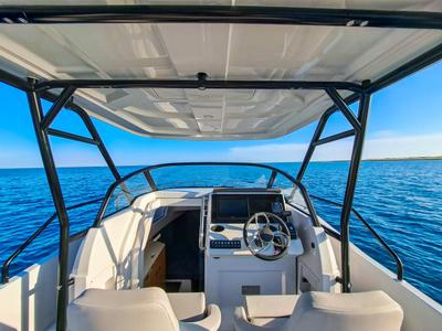 Deck of Ryck 280, a Ryck Yachts Ryck 280 motorboat at Grad Pula, Croatia