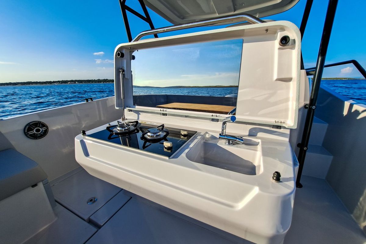 Galley of Ryck 280, a Ryck Yachts Ryck 280 motorboat at Grad Pula, Croatia