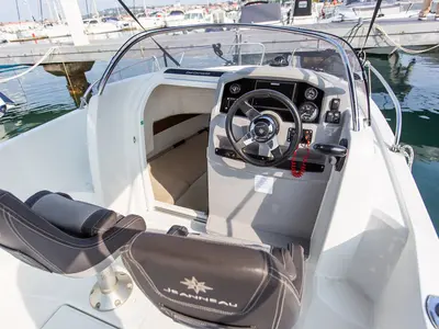 Cockpit of Cap Camarat 5.5 WA, a Jeanneau Cap Camarat 5.5 WA motorboat at Općina Medulin, Croatia