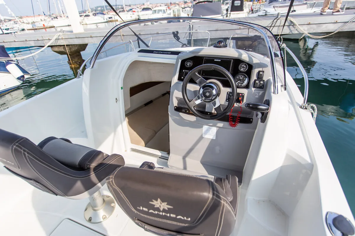 Cockpit of Cap Camarat 5.5 WA, a Jeanneau Cap Camarat 5.5 WA motorboat at Općina Medulin, Croatia