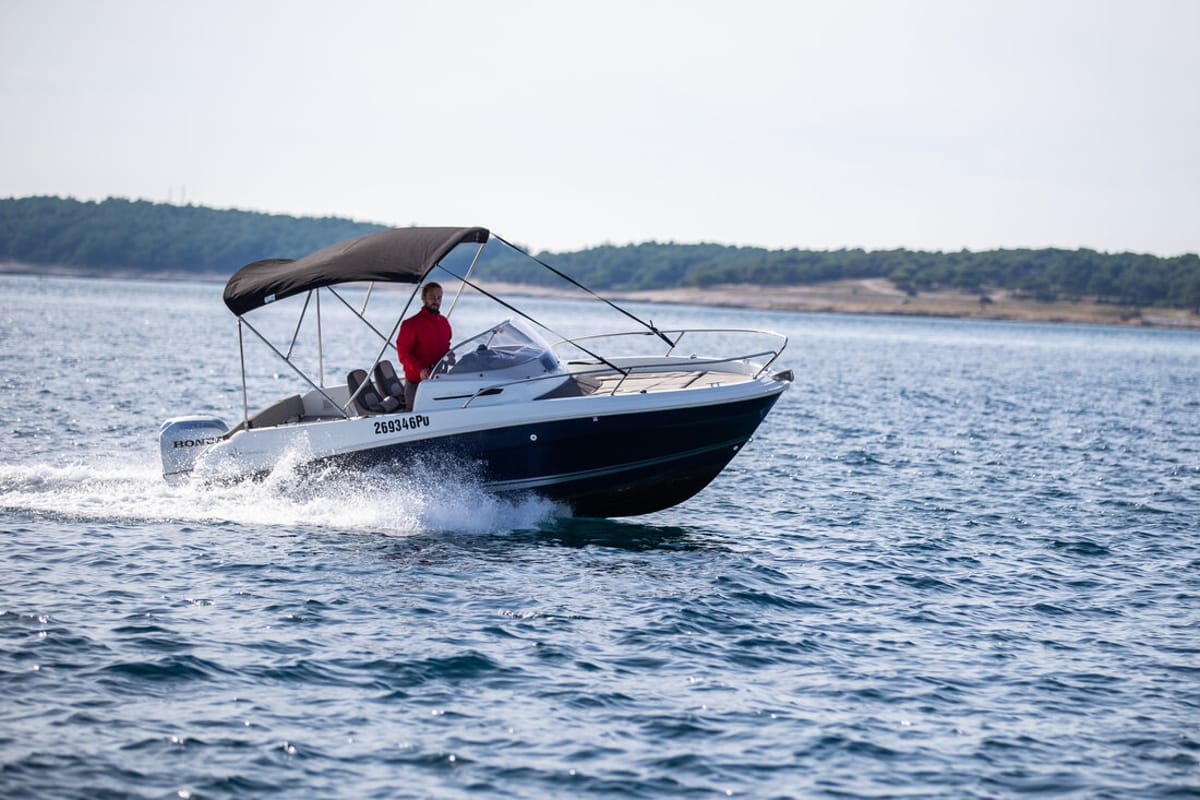 Exterior view of Cap Camarat 5.5 WA, a Jeanneau Cap Camarat 5.5 WA motorboat at Općina Medulin, Croatia