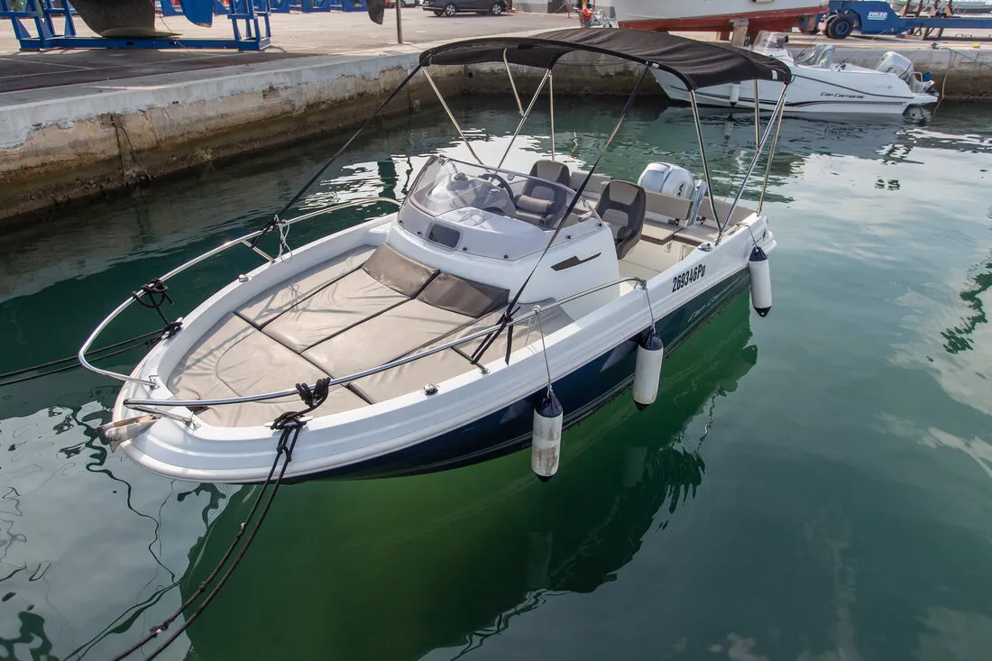 Exterior view of Cap Camarat 5.5 WA, a Jeanneau Cap Camarat 5.5 WA motorboat at Općina Medulin, Croatia
