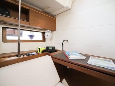 Salon of Briseide - Comfort line, a Beneteau Oceanis 51.1 sailboat at Olbia, Italy