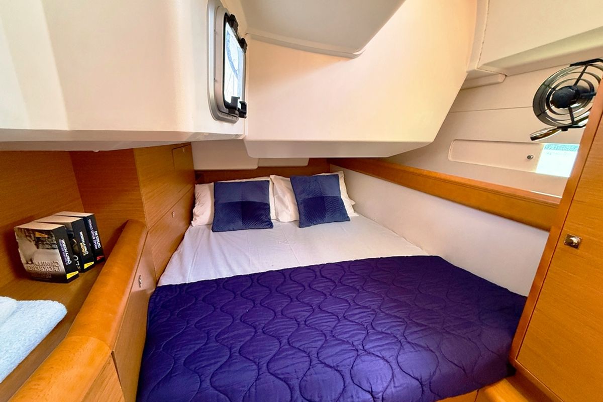 Cabin on Kefi, a Jeanneau Sun Odyssey 469 sailboat at Preveza, Greece