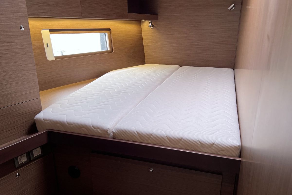 Cabin on Dune, a Beneteau Oceanis 51.1 sailboat at Općina Rogoznica, Croatia