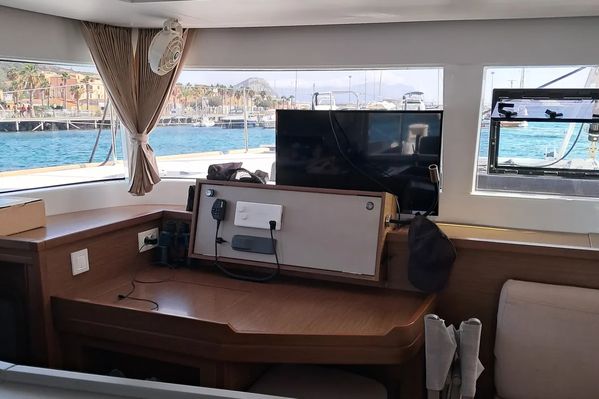 Salon of Harael, a Lagoon 450 Fly catamaran at Figari/Golfo Aranci, Italy