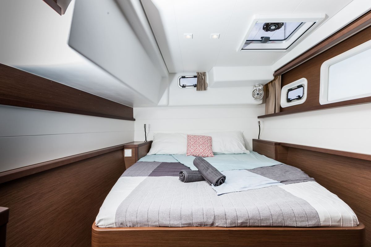 Cabin on Harael, a Lagoon 450 Fly catamaran at Figari/Golfo Aranci, Italy