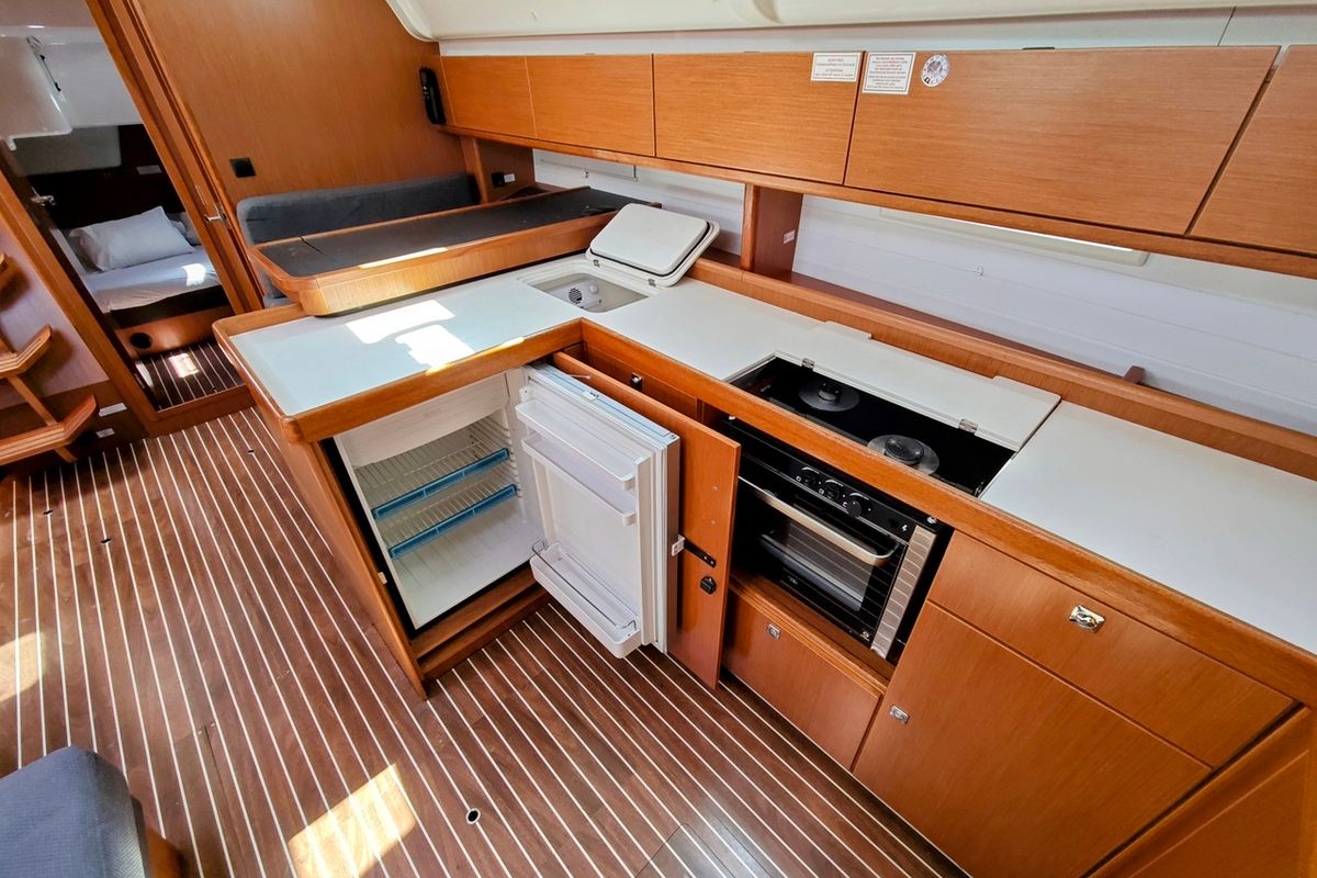 Salon of Jozefina, a Bavaria Cruiser 51 sailboat at Općina Sukošan, Croatia