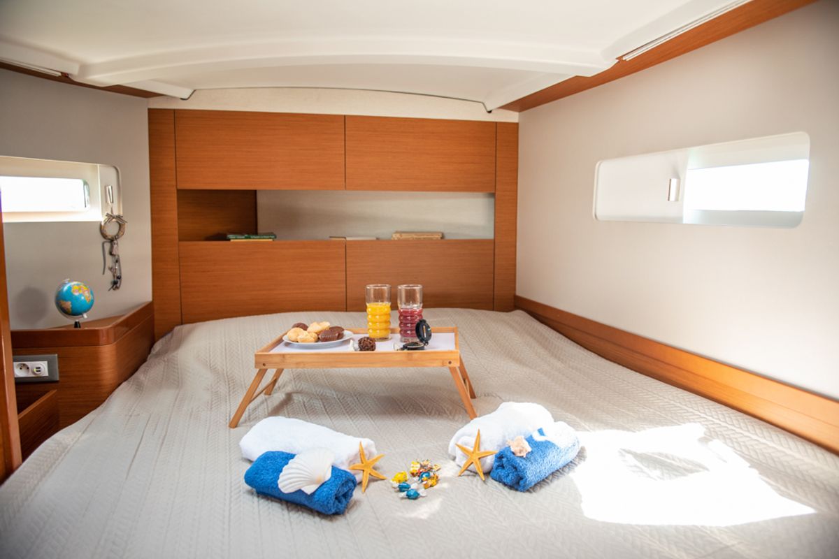 Cabin on Marianna, a Jeanneau Sun Odyssey 410 sailboat at Gouvia, Greece