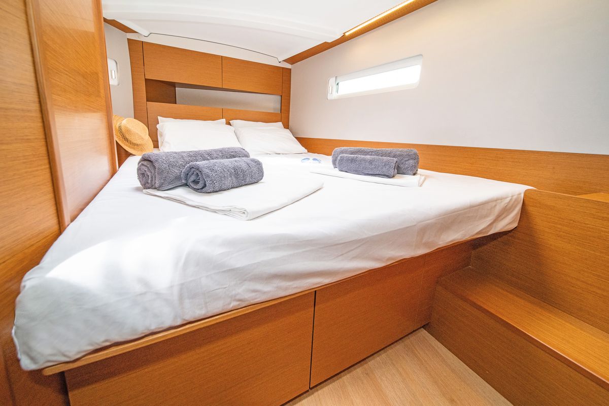 Cabin on Henry Every, a Jeanneau Sun Odyssey 410 sailboat at Municipal Unit of Rhodes, Greece