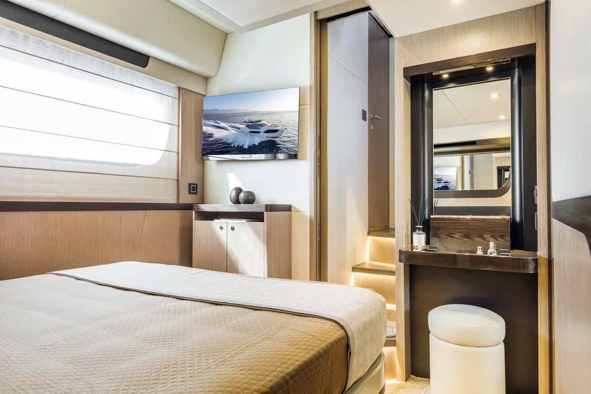 Cabin on Riaz Tahia, a Absolute Yachts Absolute 47 Fly motorboat at Primošten, Croatia