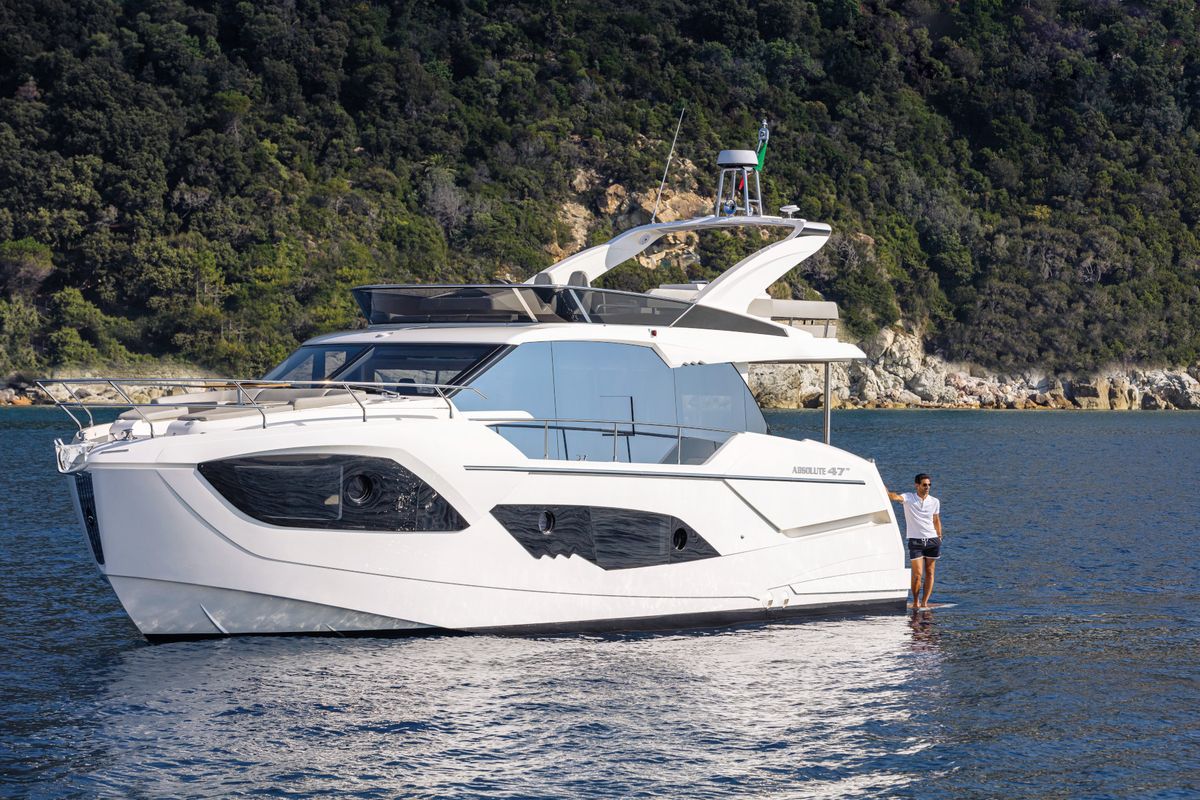 Exterior view of Riaz Tahia, a Absolute Yachts Absolute 47 Fly motorboat at Primošten, Croatia