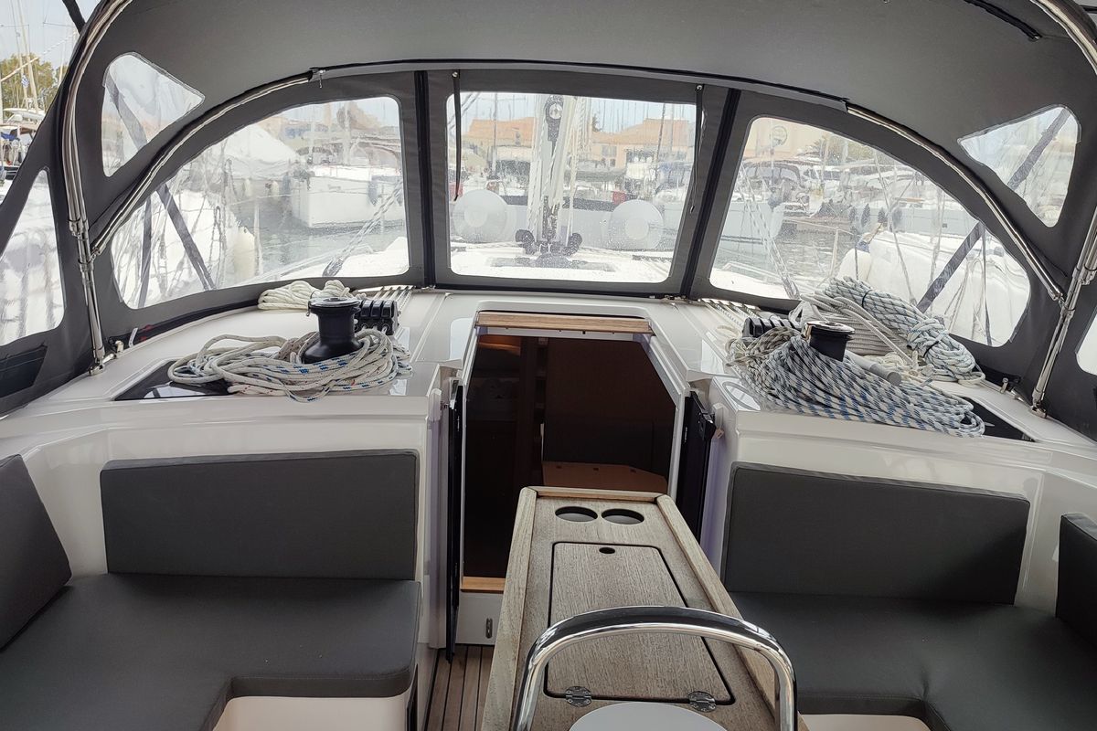 Cabin on Oktana (Pax 8), a Bavaria C42 sailboat at Municipal Unit of Lefkada, Greece