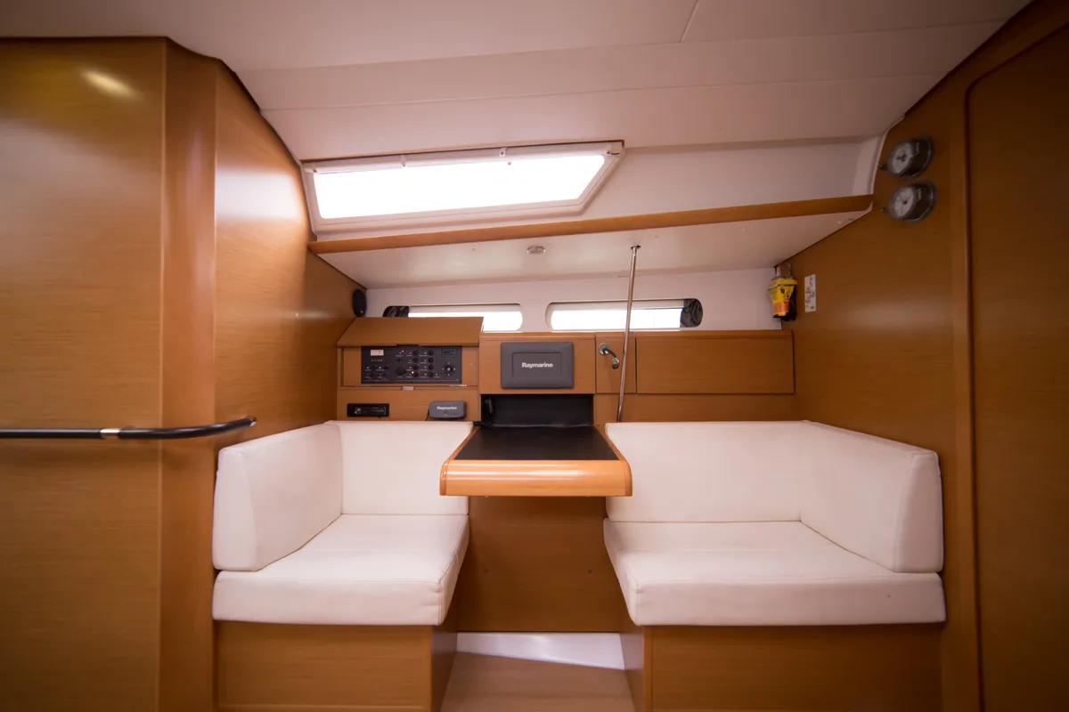 Salon of Leonidas, a Jeanneau Sun Odyssey 409 sailboat at Marina Delta Kallithea, Greece