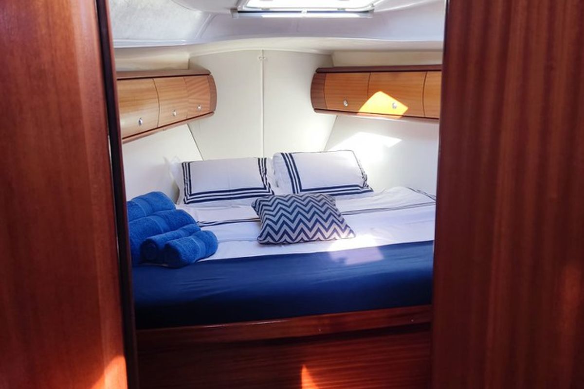 Cabin on Ra, a Bavaria 38 sailboat at Općina Marina, Croatia