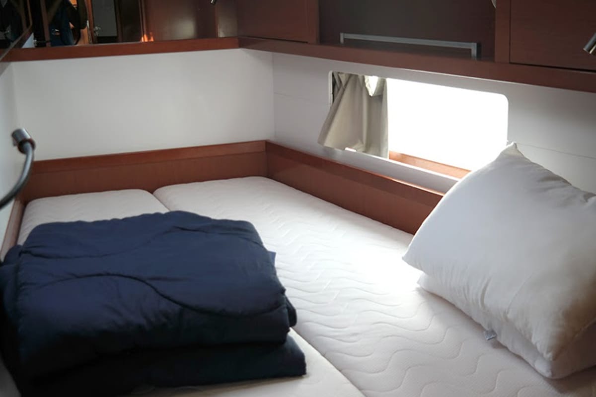 Cabin on Dreamer, a Beneteau Oceanis 55 sailboat at Kontokali, Greece