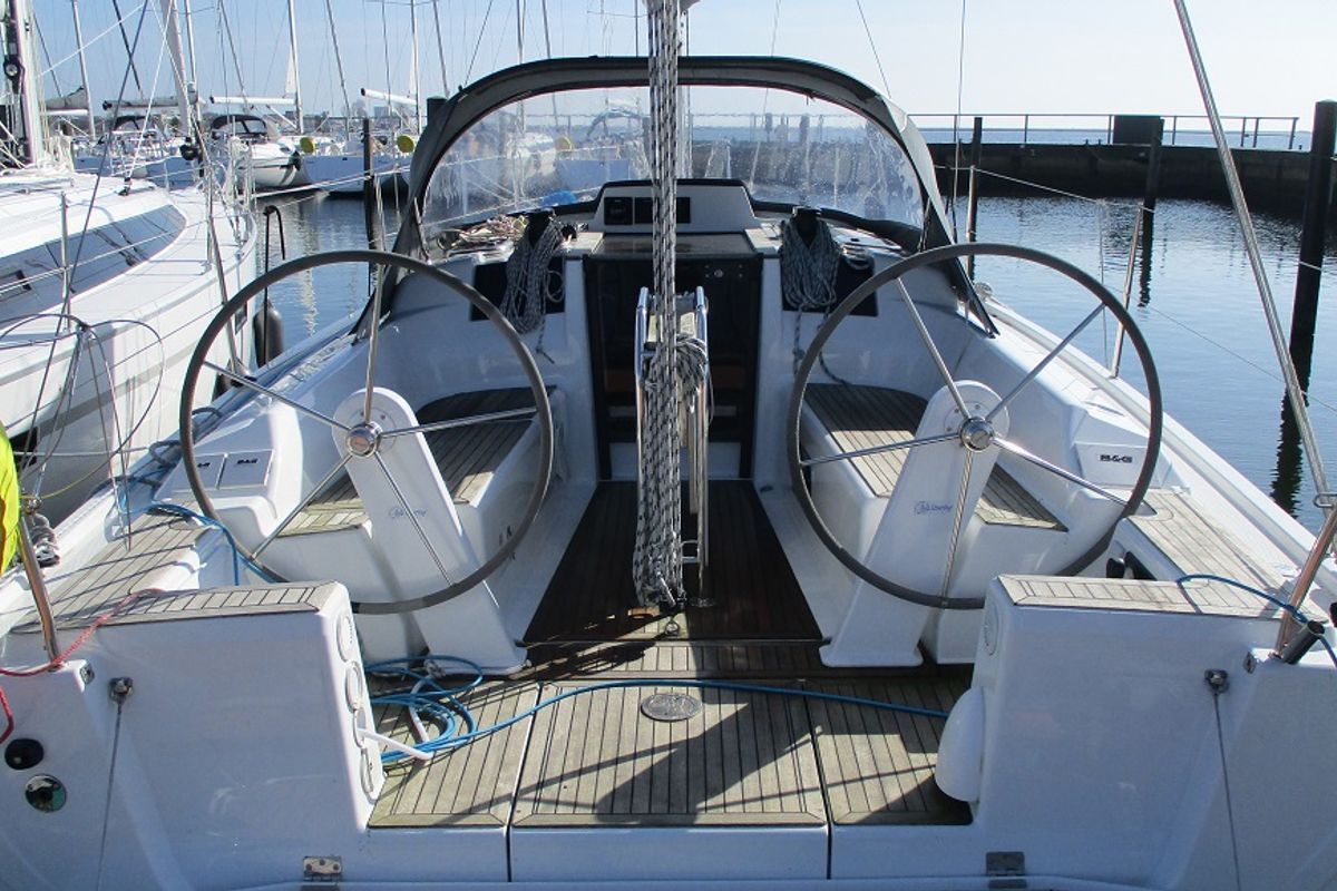 Cockpit of Ina6, a Hanse Yachts Hanse 315 sailboat at Altefähr, Germany