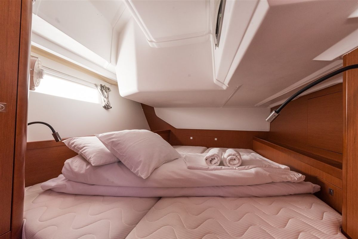 Cabin on MOBULA ONE, a Beneteau Oceanis 45 sailboat at Split, Croatia