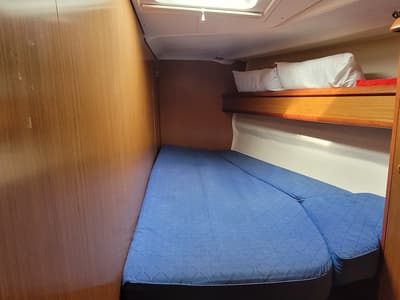 Cabin on Rubra, a Jeanneau Sun Odyssey 49 sailboat at Toulon, France