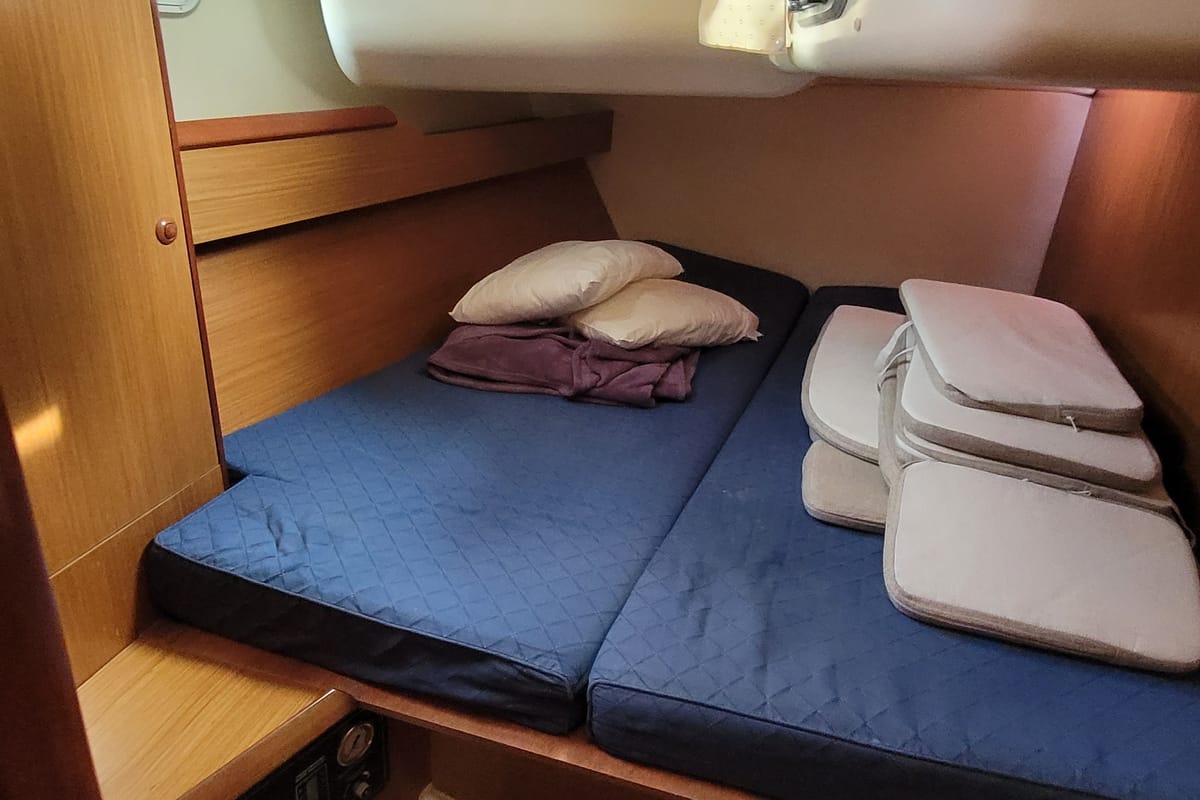 Cabin on Rubra, a Jeanneau Sun Odyssey 49 sailboat at Toulon, France