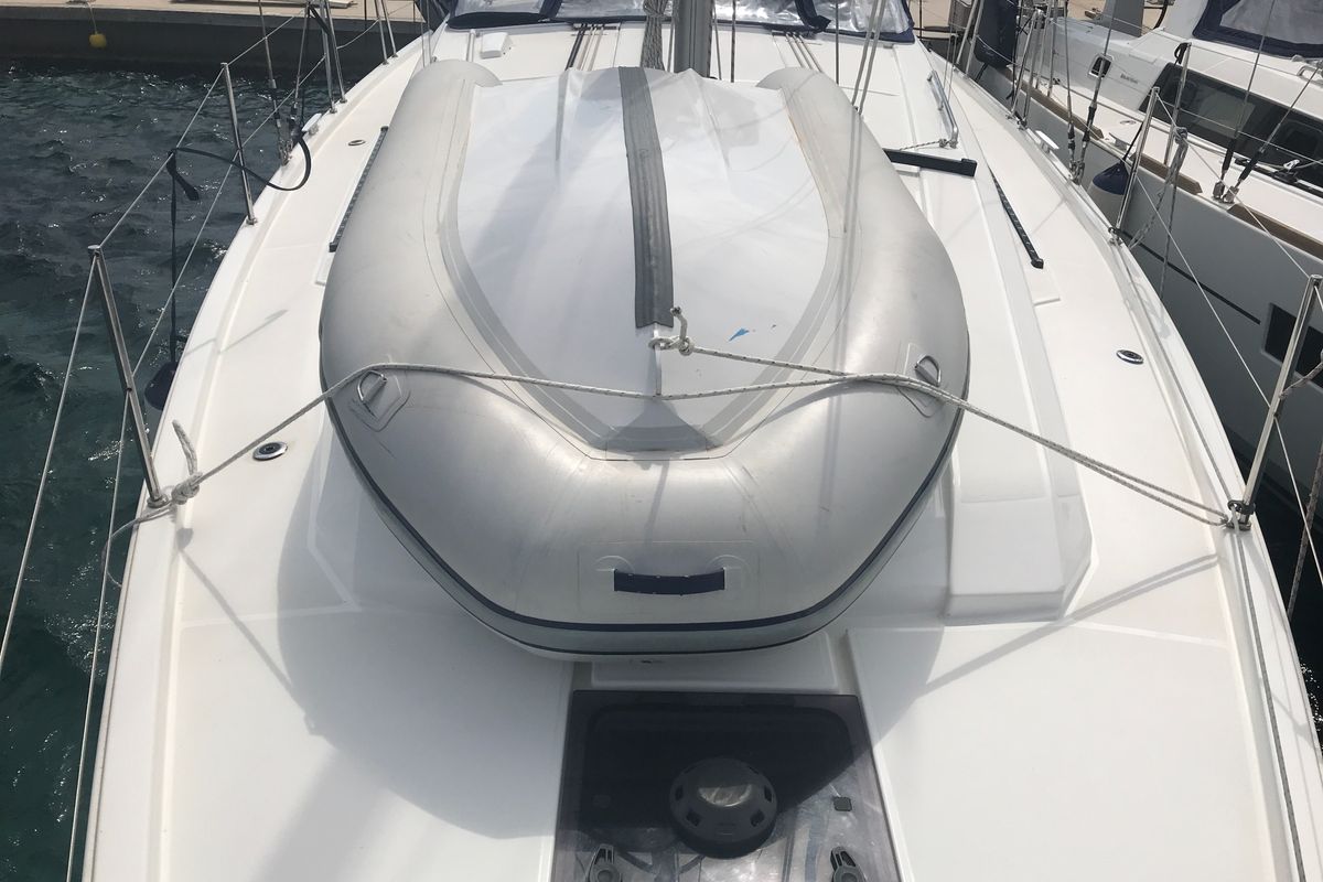 Deck of Achemar, a Beneteau Oceanis 41.1 sailboat at Tonnarella, Italy
