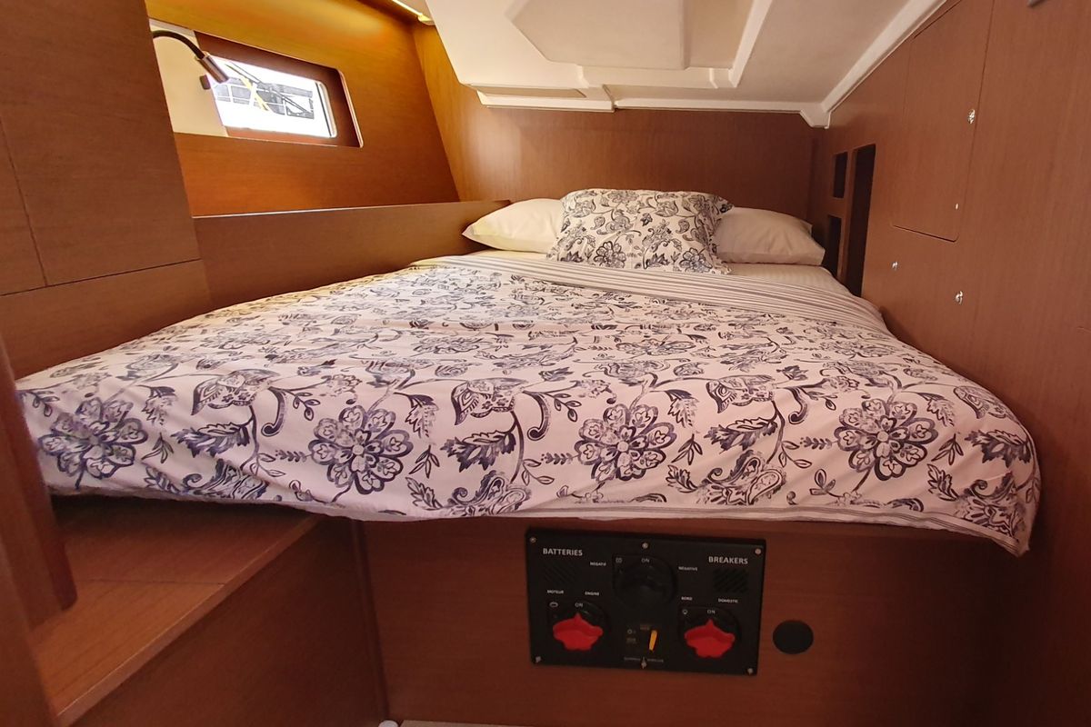 Cabin on Ivy, a Beneteau Oceanis 46.1 sailboat at Split, Croatia
