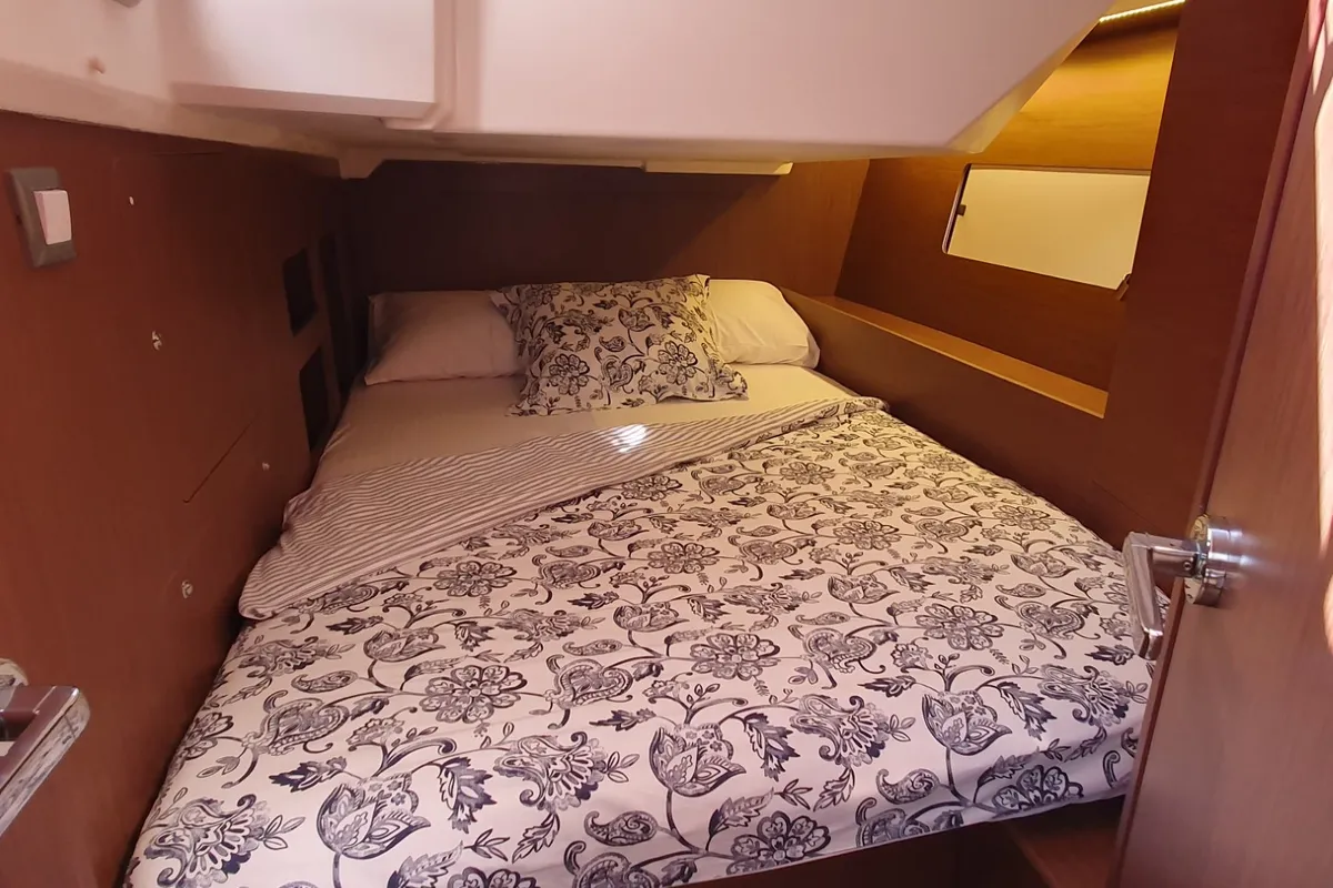 Cabin on Ivy, a Beneteau Oceanis 46.1 sailboat at Split, Croatia
