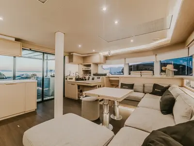 Salon of Triwing Ossus, a Lagoon 55 catamaran at Grad Kaštela, Croatia
